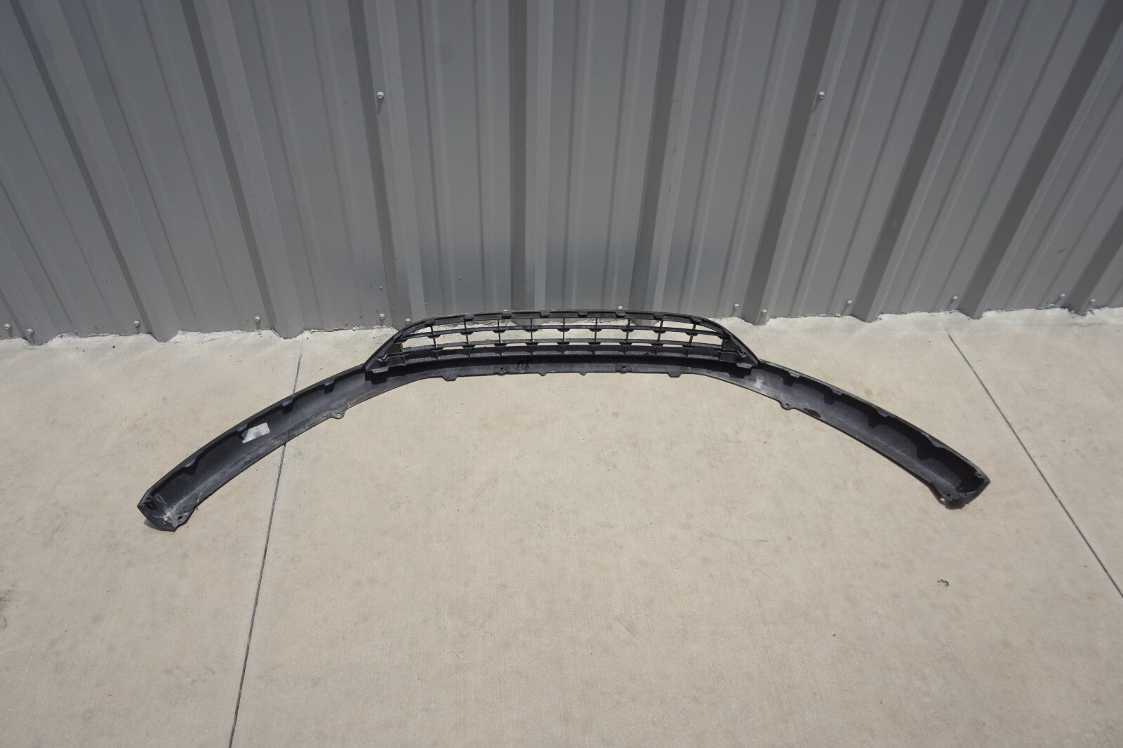 2015-2018 FORD FOCUS FRONT BUMPER LOWER COVER VALANCE PANEL GRILL OEM