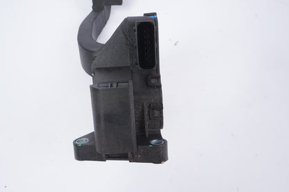 2014 - 2017 Fiat 500L Gas Pedal Accelerator 55702020 OEM