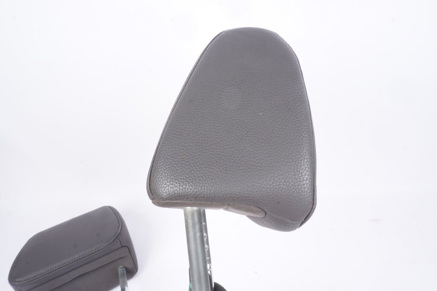 18 19 20 21 22 HONDA ODYSSEY FRONT SEAT HEADREST PAIR OEM BROWN LEATHER