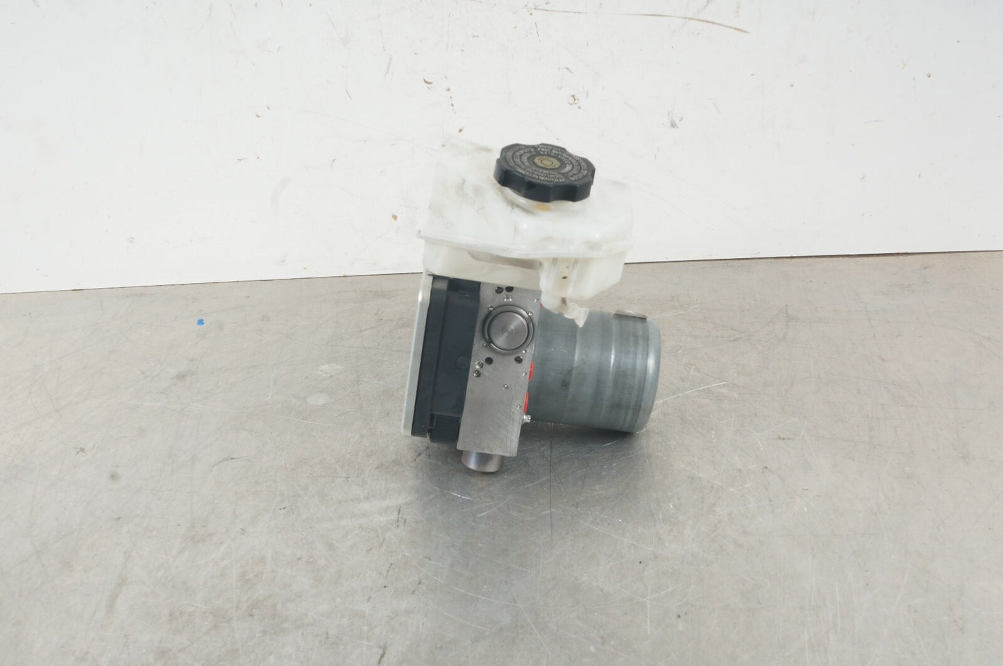 2020-2021 Cadillac CT4 ABS Pump Control Module 84826407 OEM