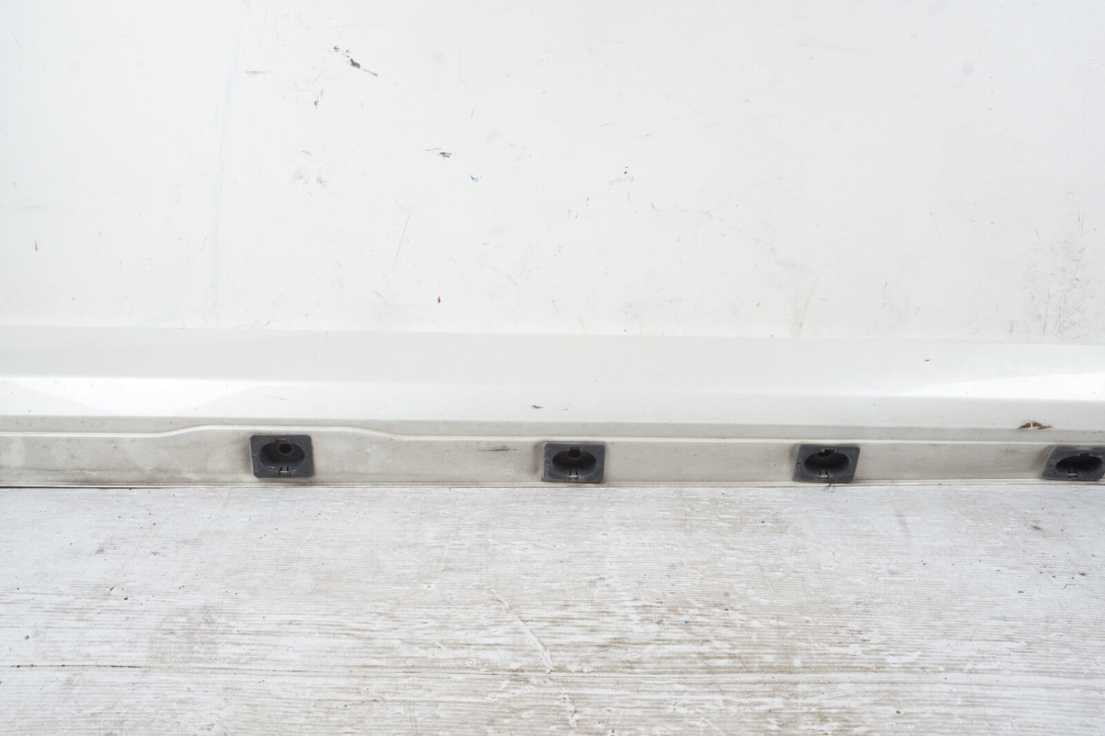 07-13 Mercedes W221 S550 Right Side Base Side Rocker Skirt Molding Panel WHITE