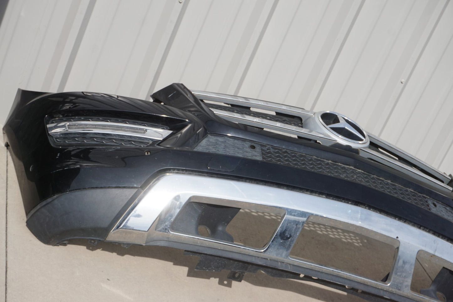 13-16 Mercedes GL450 Front Bumper Cover & Grille OEM
