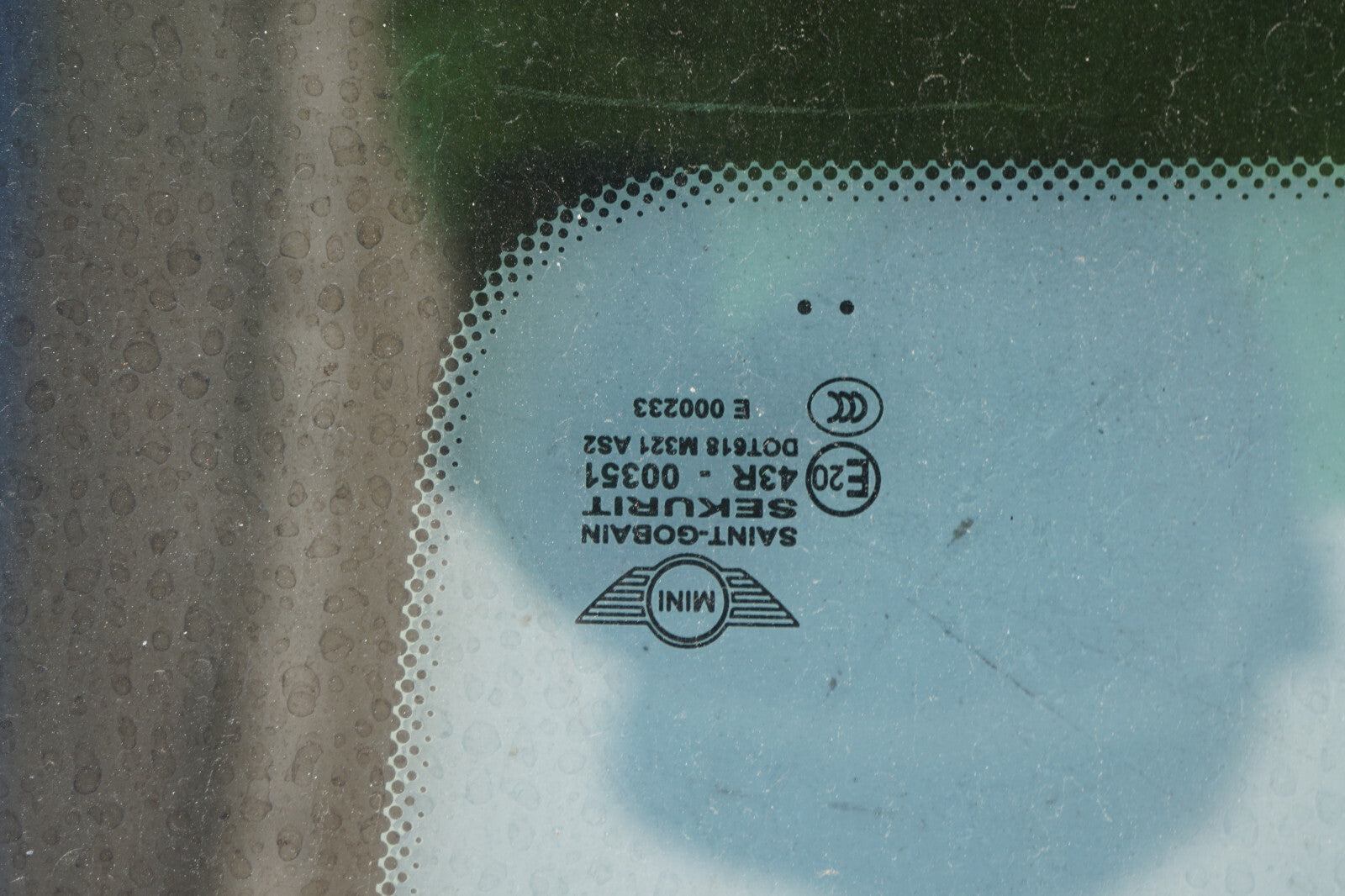 2008 - 2014 MINI COOPER CLUBMAN REAR RIGHT PASS SIDE QUARTER WINDOW GLASS OEM