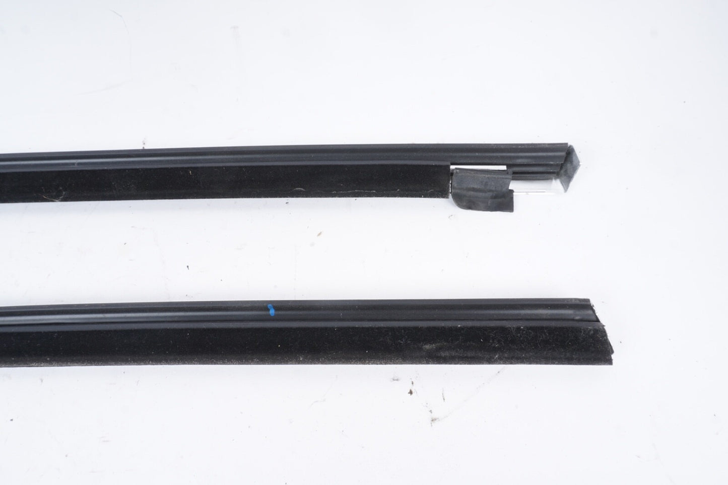 10-14 MERCEDES BENZ E350 COUPE RIGHT LEFT REAR QUARTER PANEL WINDOW MOLDING OEM