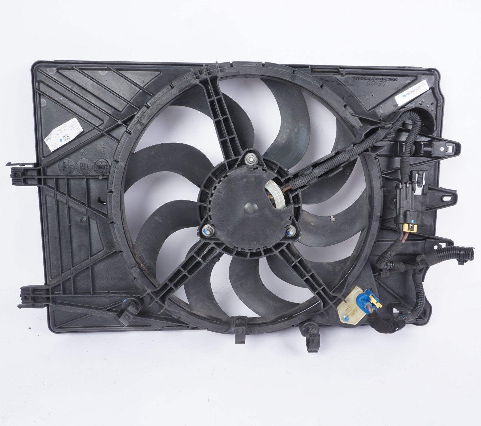 14 - 17 Fiat 500L Radiator Cooling Fan Motor w/ Shroud OEM