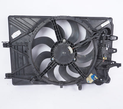 14 - 17 Fiat 500L Radiator Cooling Fan Motor w/ Shroud OEM
