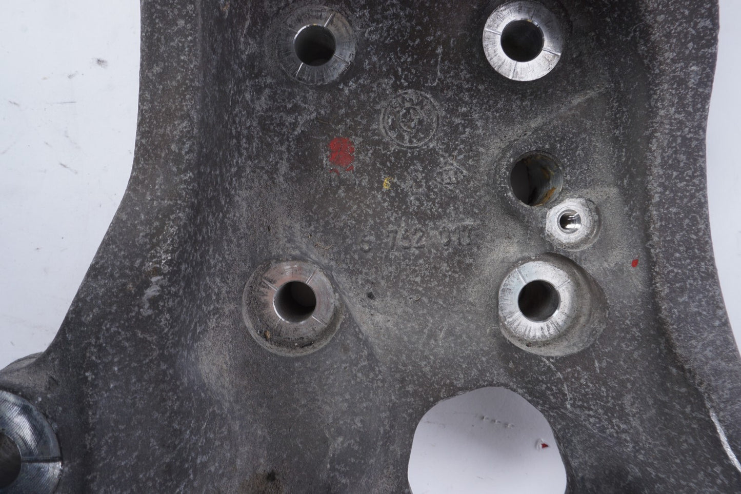 2006 - 2010  BMW 650i E63 E64 Front Left Driver Spindle Wheel Hub  OEM