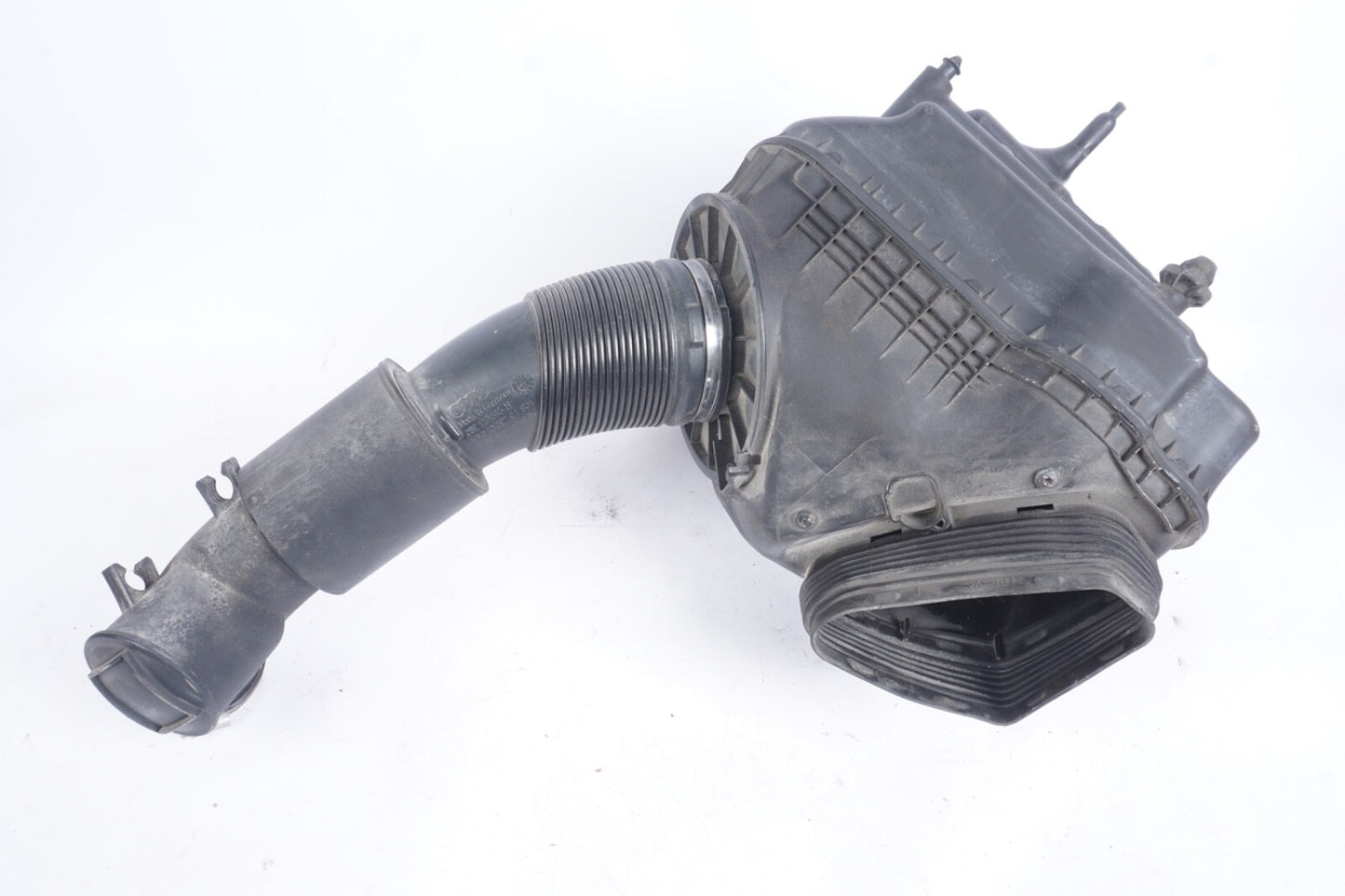 2012 - 2018 AUDI A6 A7 3.0L GAS - ENGINE AIR CLEANER FILTER OEM 4G0133836AB