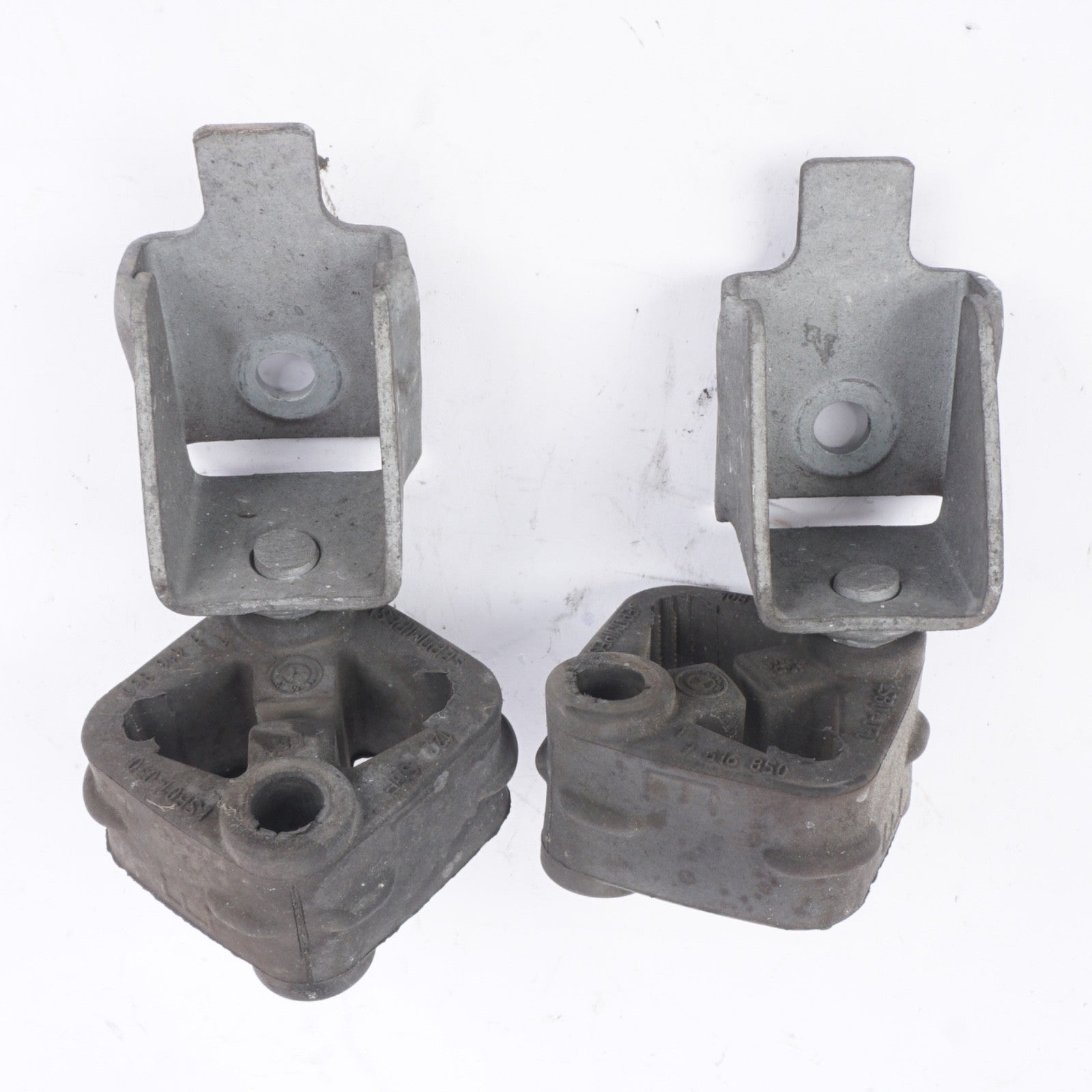 2018-2020 BMW X2 F39  EXHAUST PIPE MUFFLER BRACKET MOUNT BUSHING SET OF 2
