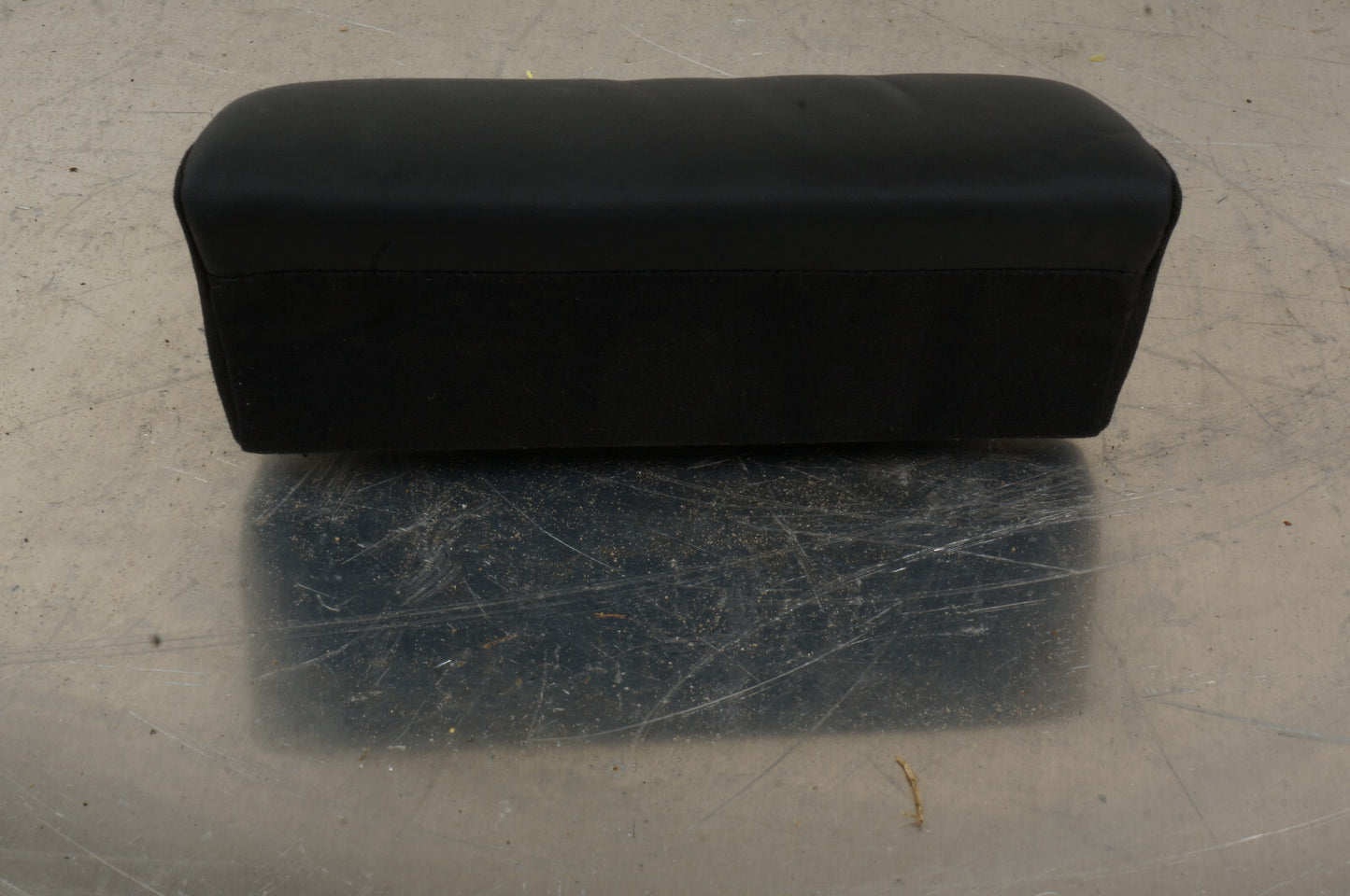 07-09 MERCEDES S550 W221 REAR SEAT CUSHION ARMREST TOP COVER OEM
