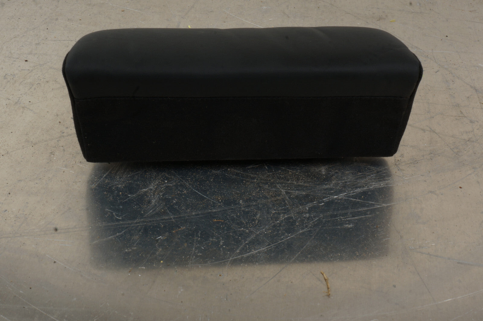 07-09 MERCEDES S550 W221 REAR SEAT CUSHION ARMREST TOP COVER OEM