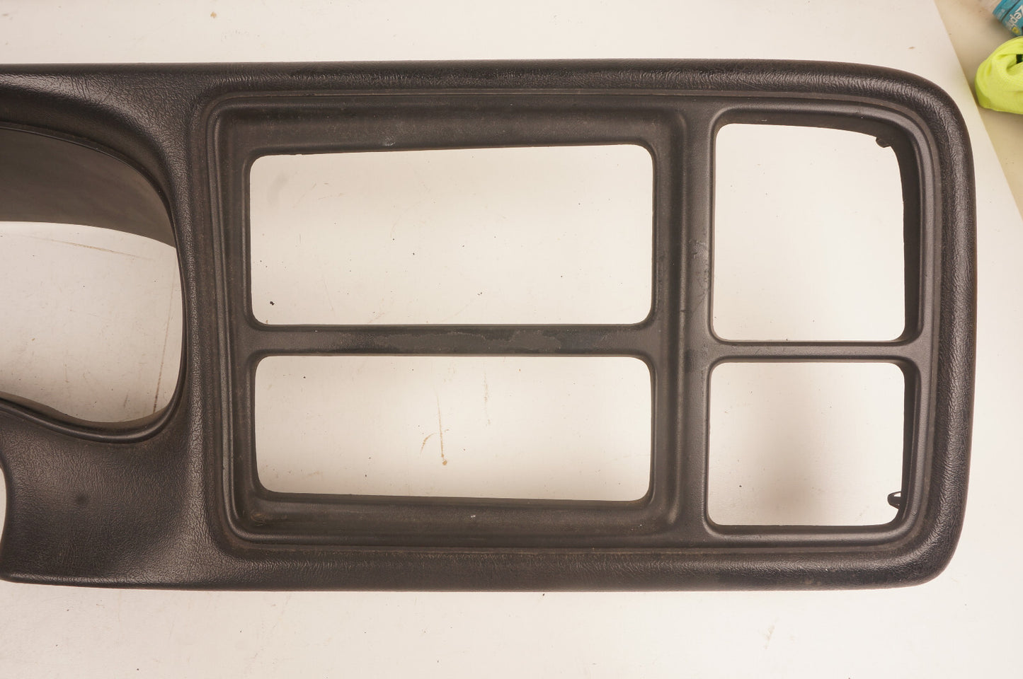 1999-2006 Chevrolet Silverado 1500 DASH SPEEDOMETER PANEL TRIM 15051303 OEM
