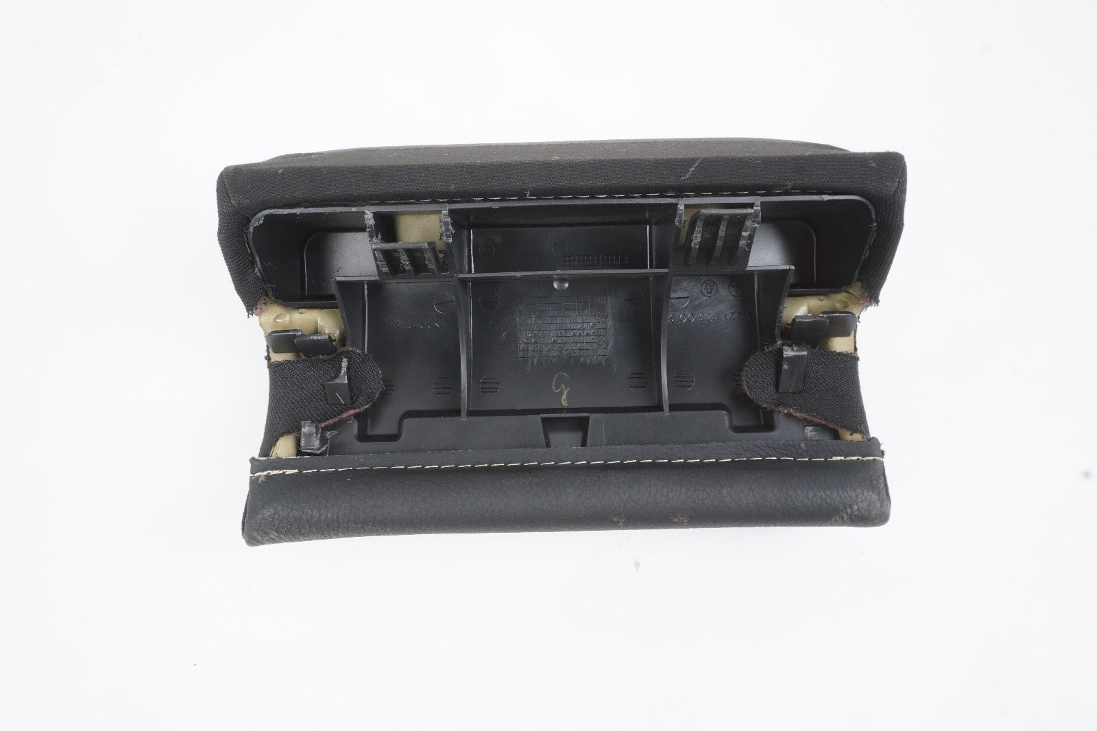 07-09 MERCEDES S550 W221 REAR SEAT CUSHION ARMREST TOP COVER OEM