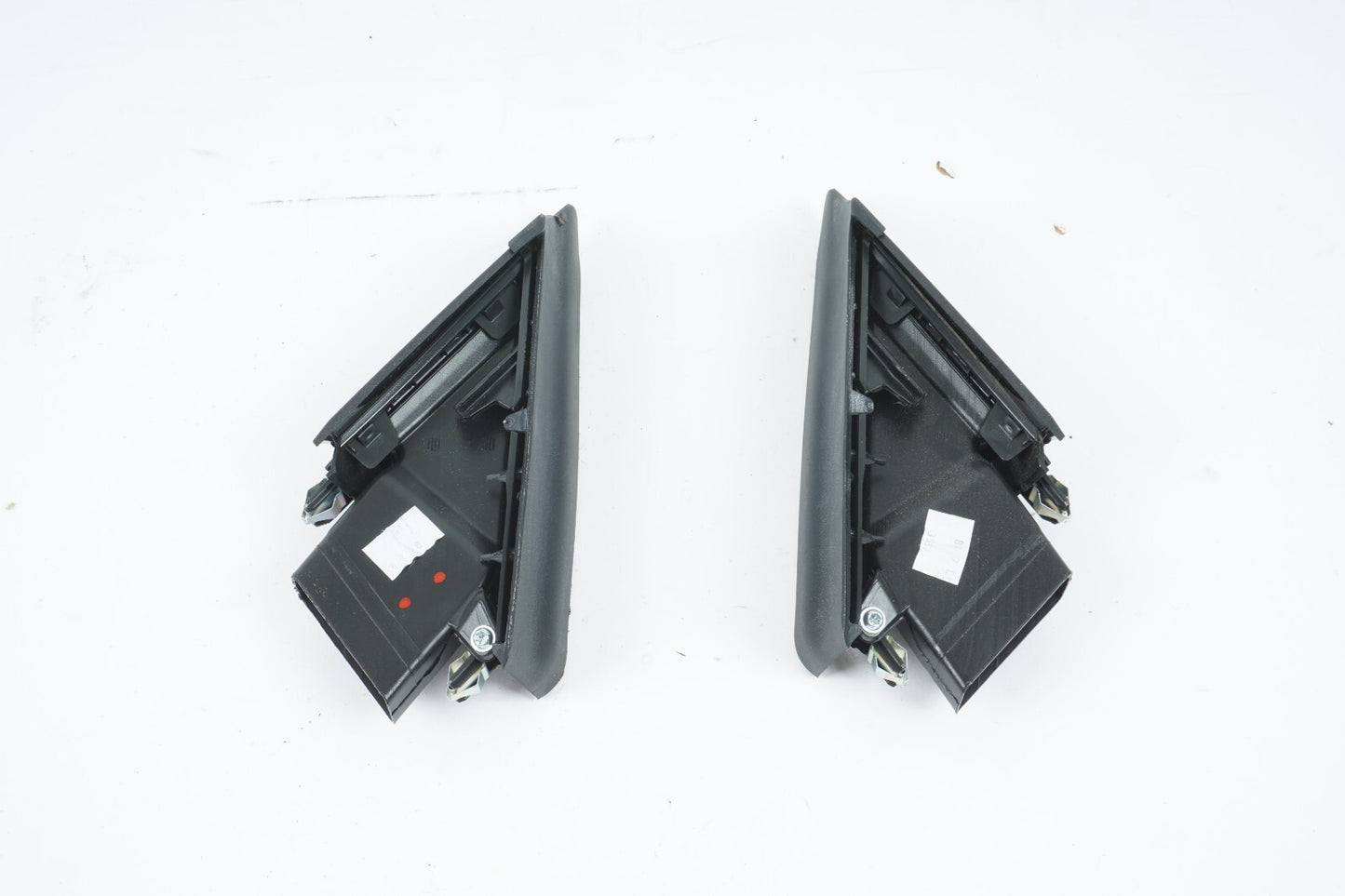 14 - 20 MASERATI QUATTROPORTE DOOR CORNER TRIM COVER VENT  LEFT & RIGHT OEM