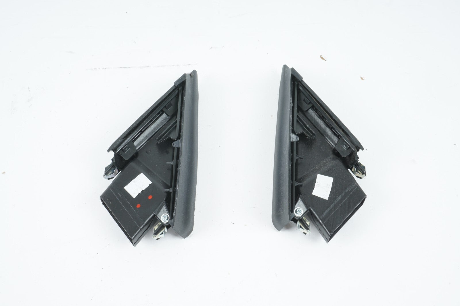 14 - 20 MASERATI QUATTROPORTE DOOR CORNER TRIM COVER VENT  LEFT & RIGHT OEM