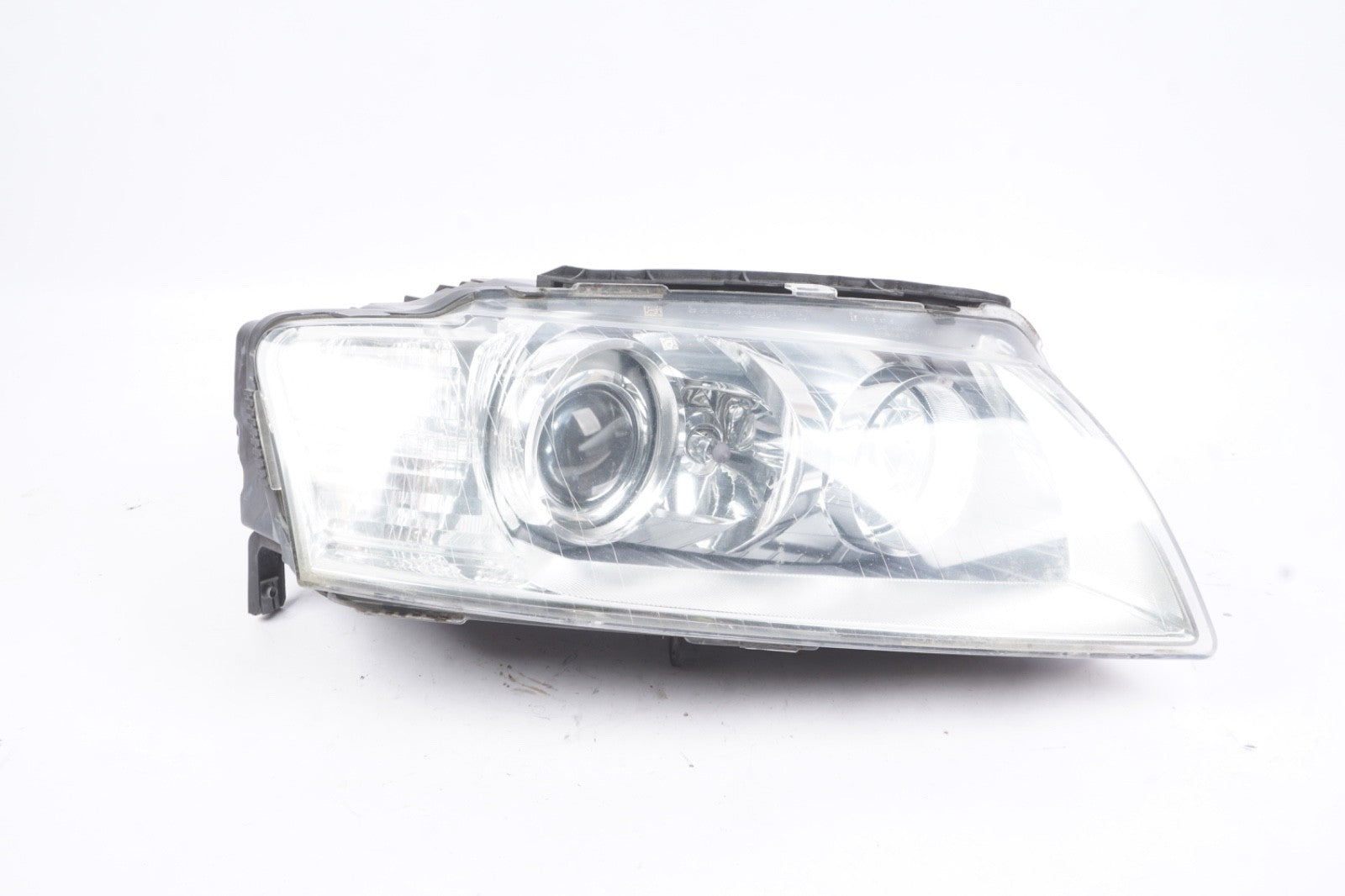 06-10 AUDI A8 Front Right Passenger Headlamp Xenon HID w/ Adaptive Lamps