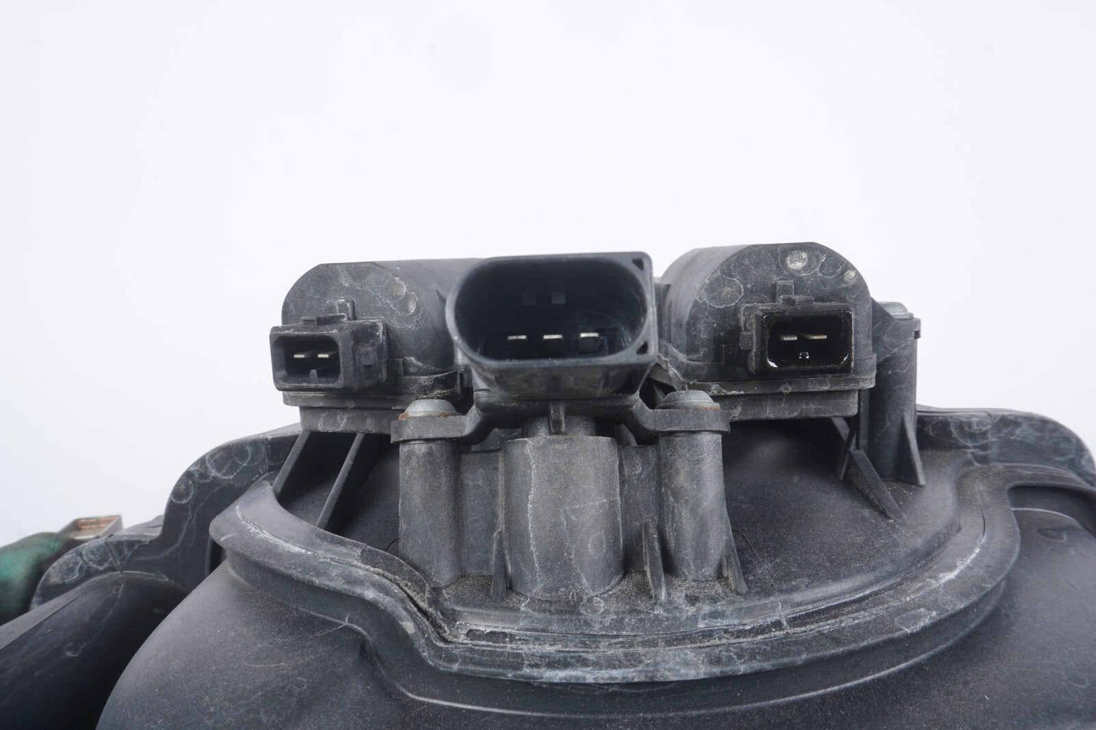 2006 - 2010  BMW 650i E63 E64 Intake Manifold OEM
