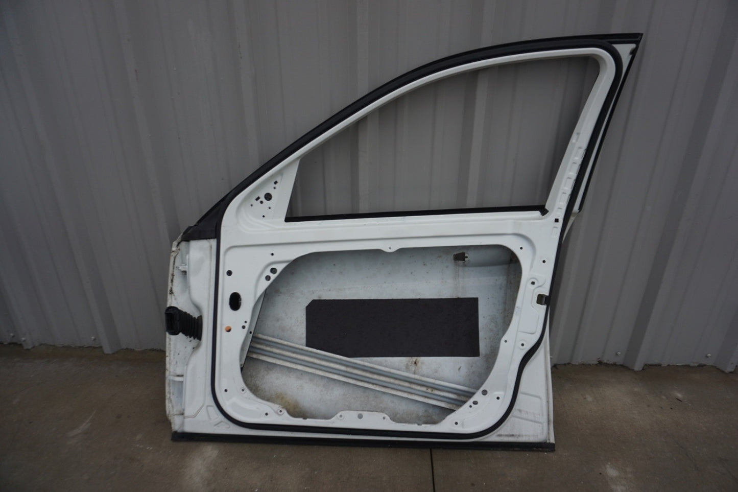 2008 - 2014 Mercedes C300 C250 C350 W204 Front Right Door Shell OEM