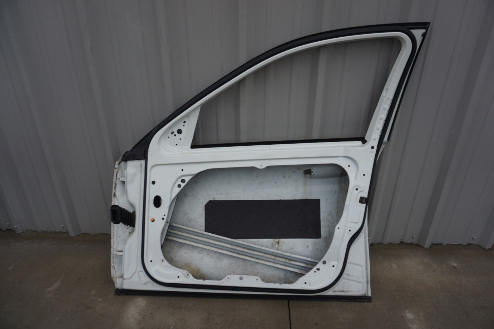 2008 - 2014 Mercedes C300 C250 C350 W204 Front Right Door Shell OEM