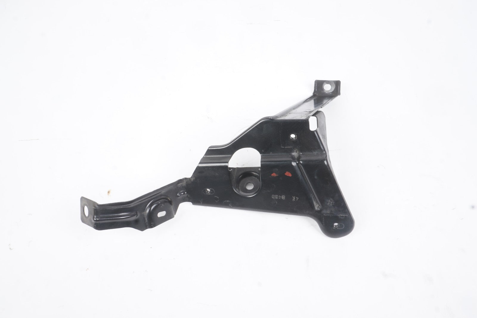 2014-2019 Maserati Ghibli Front Right Passenger Side Fender Mount Bracket OEM