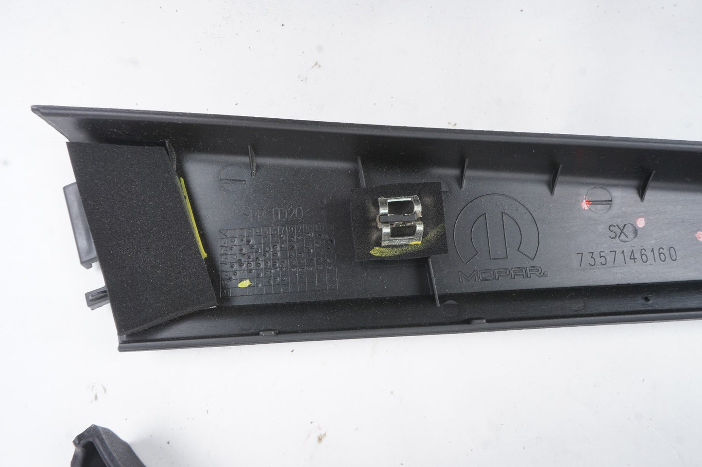 2015-2023 Jeep Renegade Rear Window Frame Cover Trim Left & Right OEM