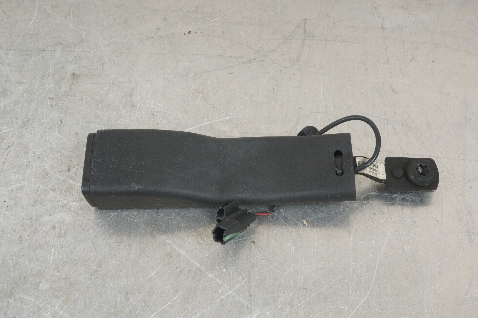 2020-2022 CADILLAC CT4 FRONT RIGHT SEAT BELT BUCKLE BLACK 84690861 OEM