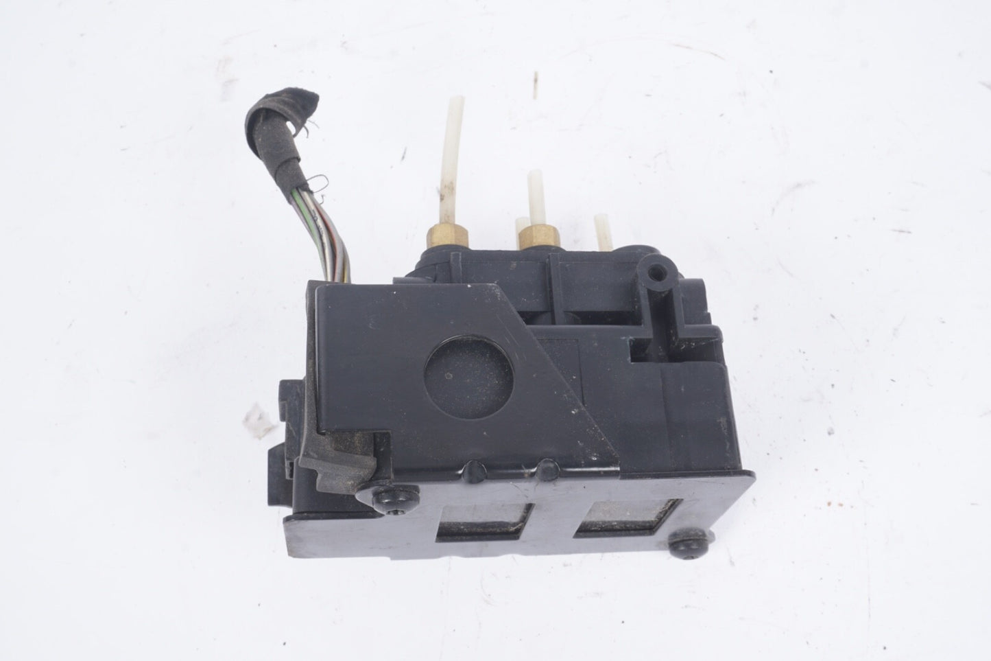 07-13 Mercedes S550 W221 RWD AIR SUSPENSION VALVE BLOCK 2513200058  OEM