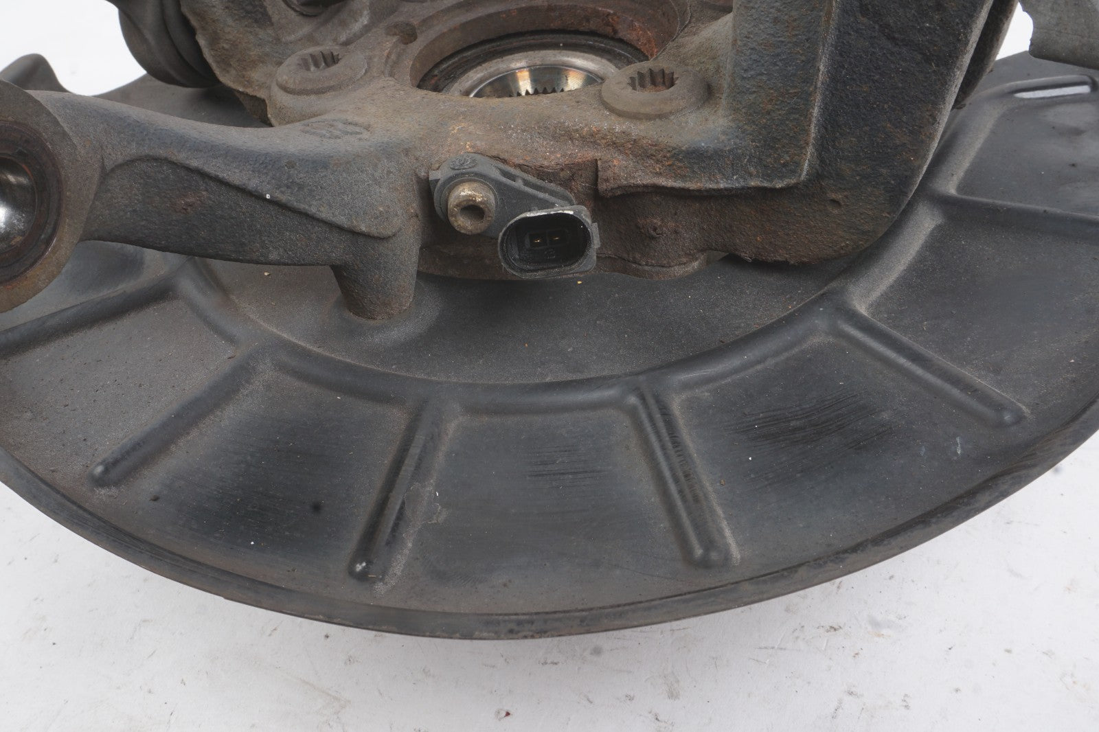2012 - 2022 Volkswagen Passat Front Right Passenger Side Spindle Knuckle  OEM