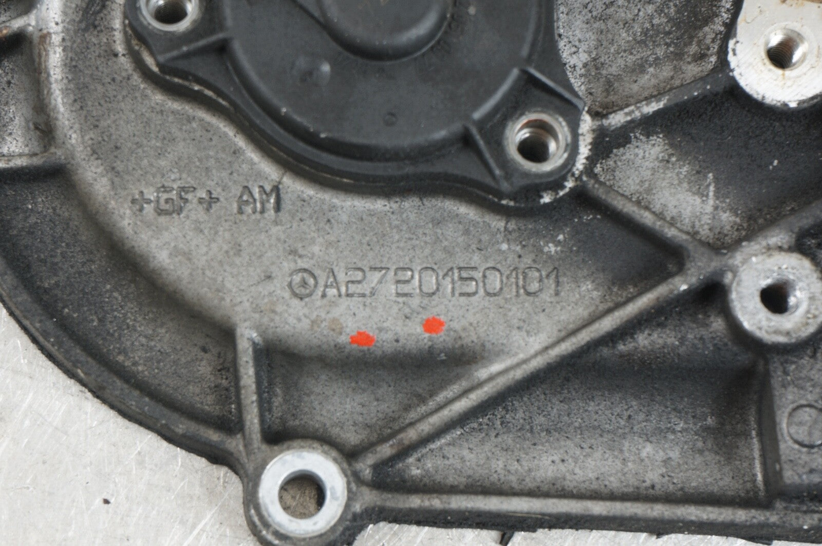 06-10 MERCEDES W251 W211 X164 W164 RIGHT ENGINE TIMING CHAIN COVER 2720150101 