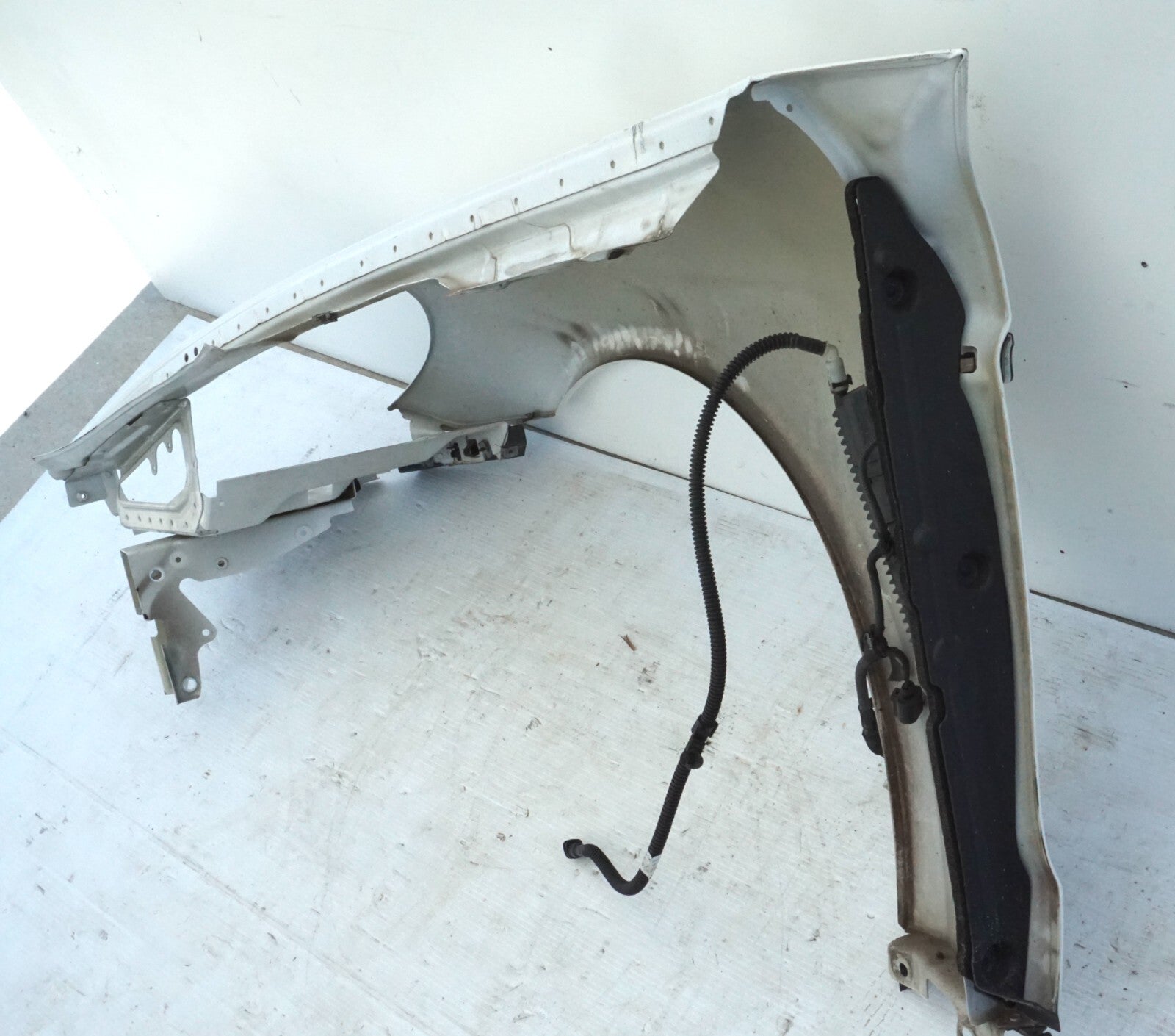 10 - 13 PORSCHE PANAMERA FRONT FENDER RIGHT PASSENGER SIDE OEM