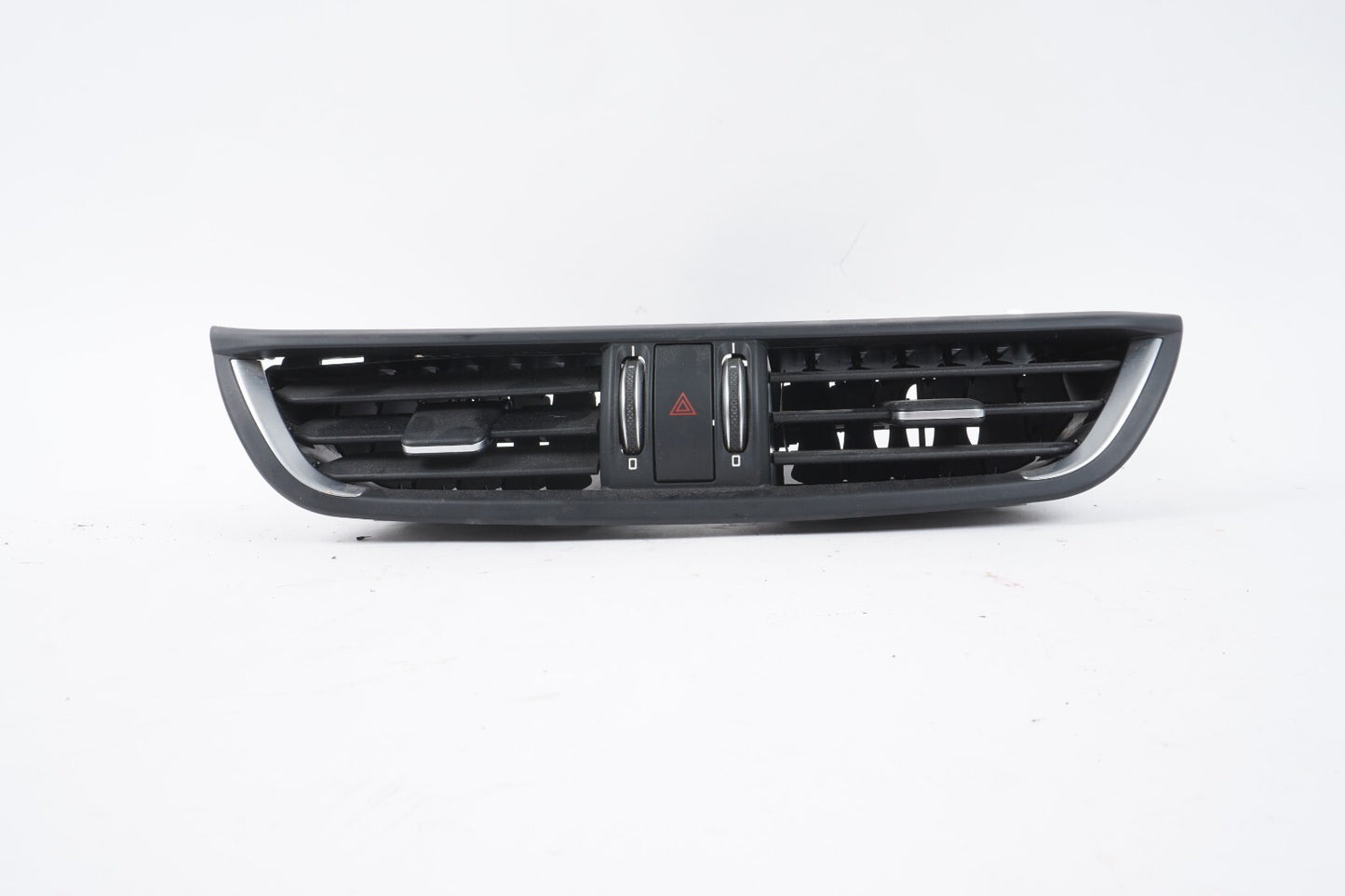 17 - 21 Alfa Romeo Giulia DASH CENTER AC HEATER AIR VENT  OEM
