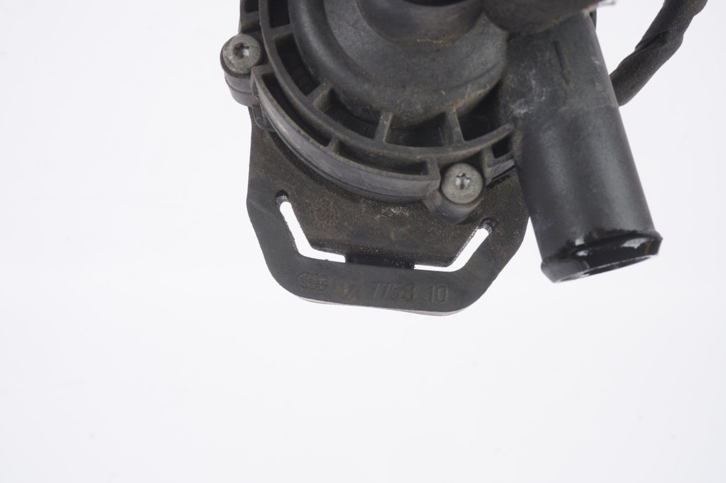 2010-2016 MERCEDES E350 W212 AUXILIARY COOLANT WATER PUMP OEM