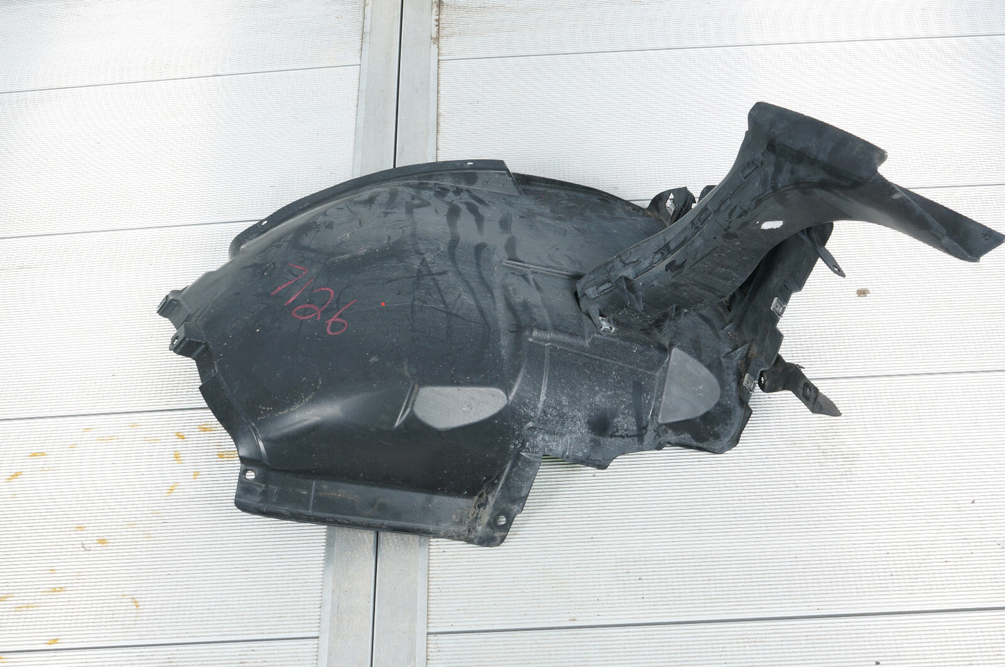 2007 - 2013 BMW 328i E92 FRONT LEFT DRIVER FENDER LINER SPLASH GUARD OEM