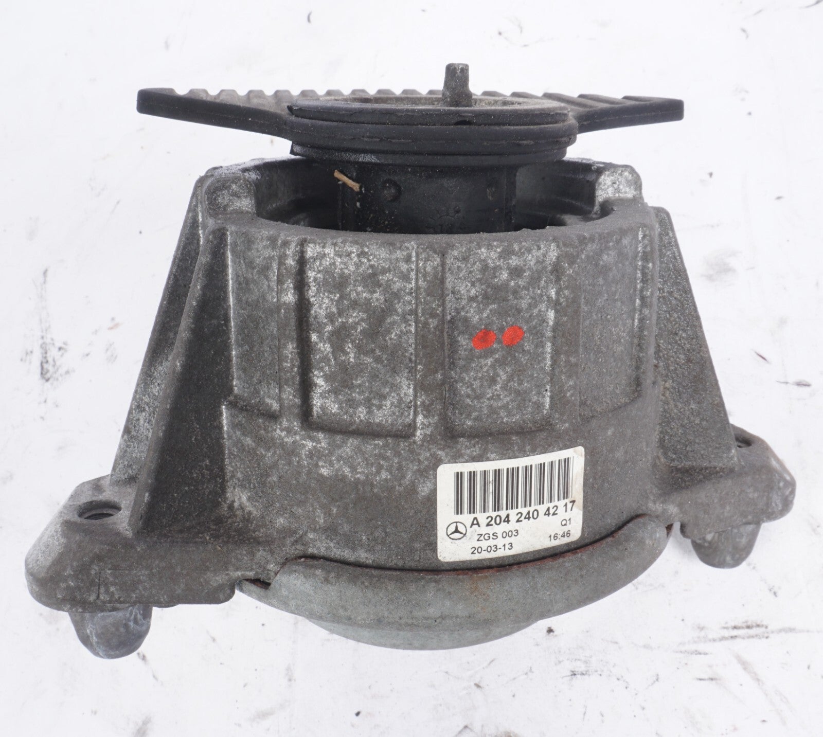 12-15 Mercedes W204 C250 SLK250 Engine Mount Bracket Right Passenger Side OEM