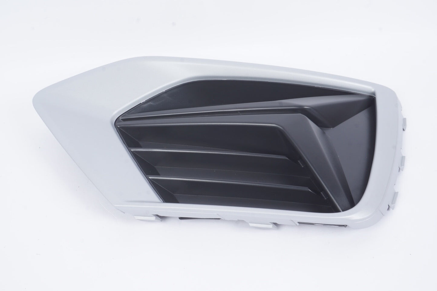 For 2020 Q3 Front Bumper Right side Grille Bezel Insert Silver Trim