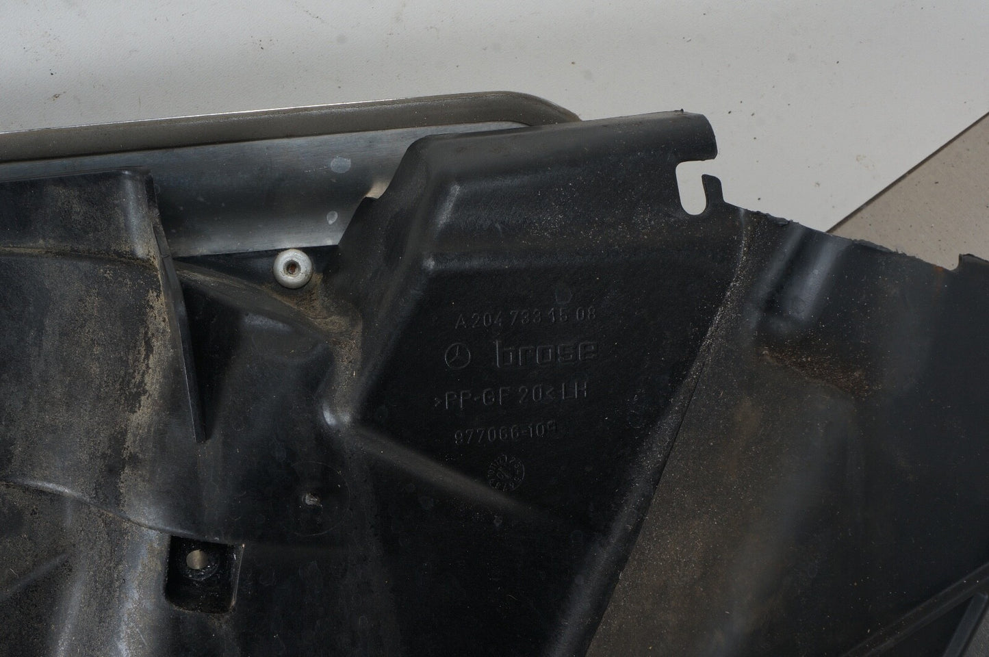 2008 - 2014 MERCEDES C300 C250 REAR LEFT DOOR INNER PANEL WINDOW REGULATOR OEM