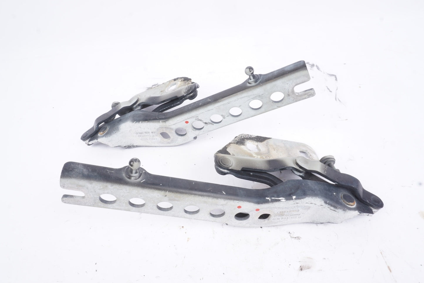 04-10 Audi A8 Quattro Left & Right Front Hood Hinge Pair OEM 4E0823302 Black
