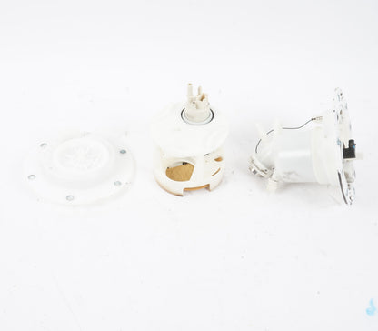 12 - 14 Mercedes C300 GAS FUEL PUMP  OEM