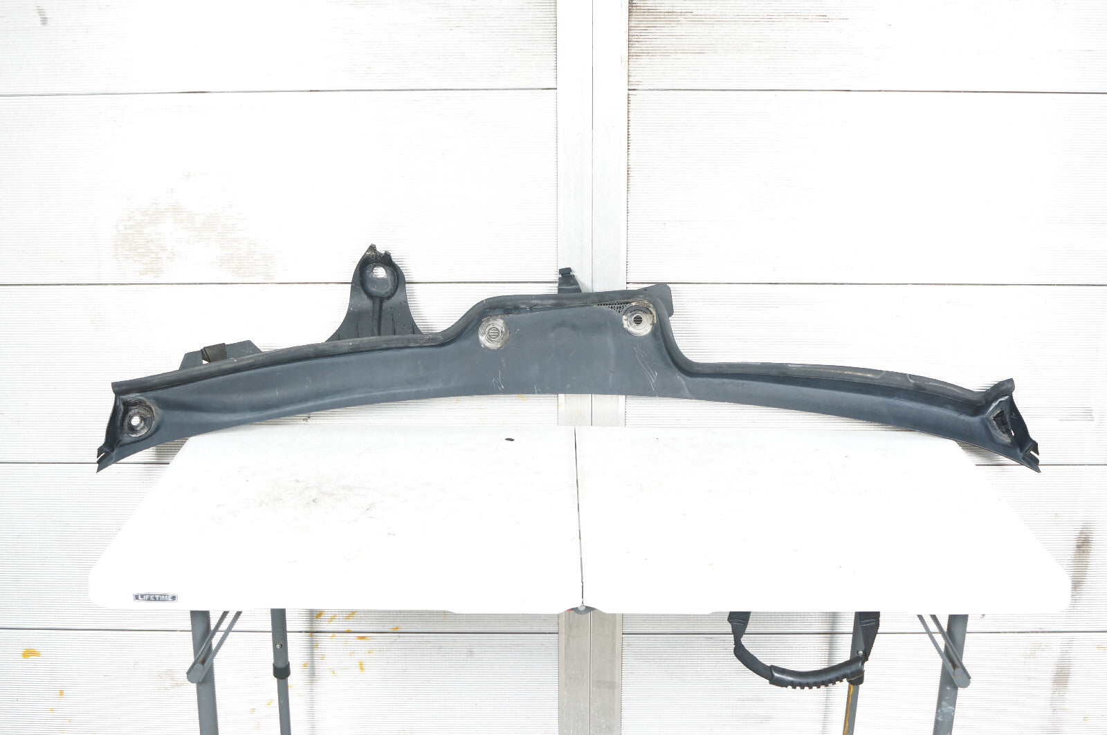 2007 - 2013 MERCEDES S550 W221 WINDSHIELD COWL PANEL WATER DRIP COVER OEM