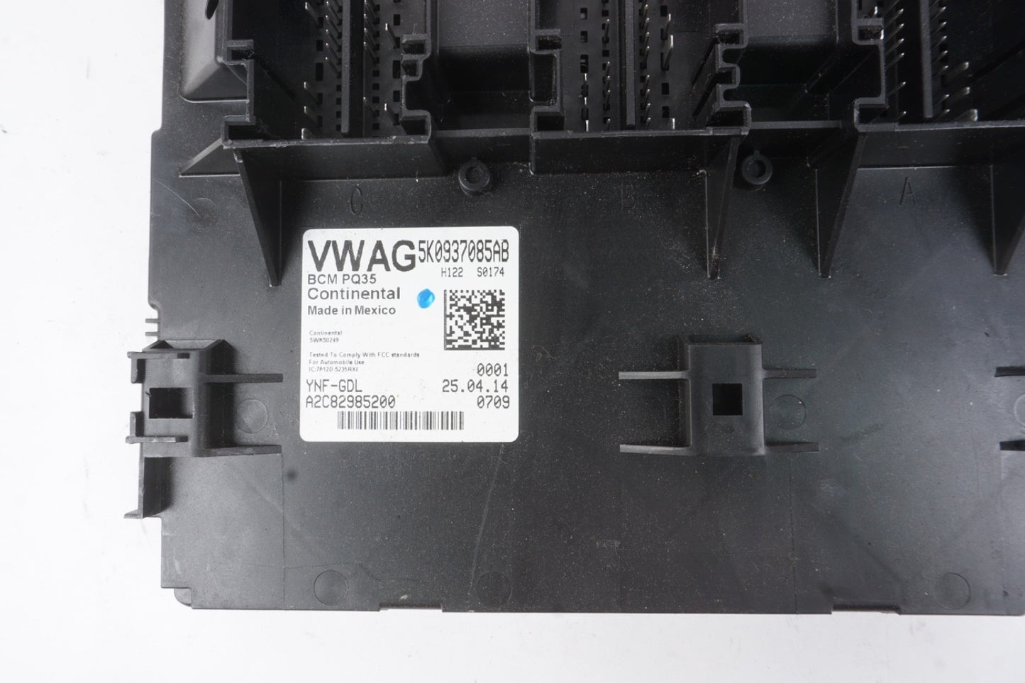 2014 Volkswagen Passat Body Control Computer Module BCM BCU OEM