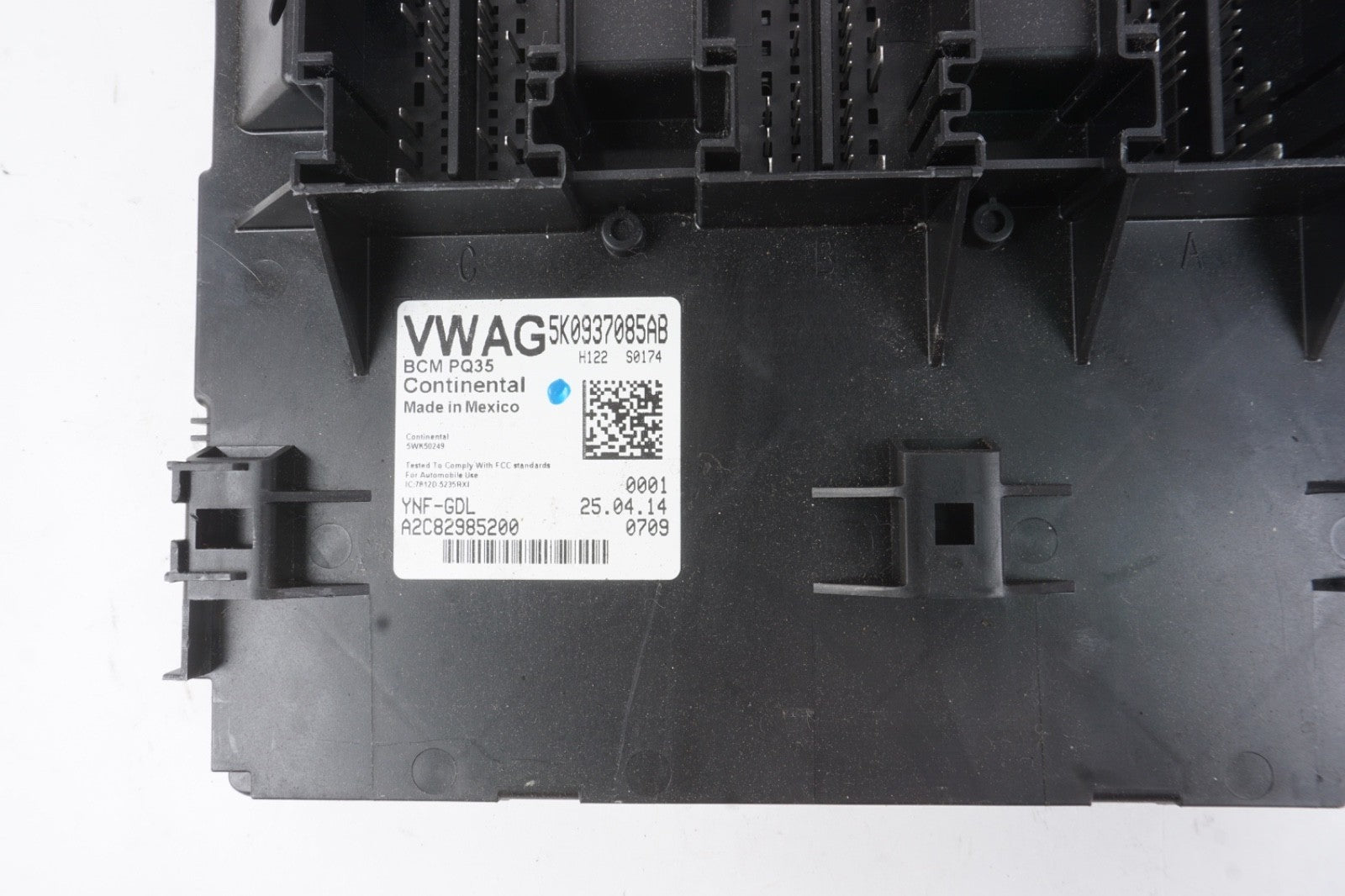 2014 Volkswagen Passat Body Control Computer Module BCM BCU OEM