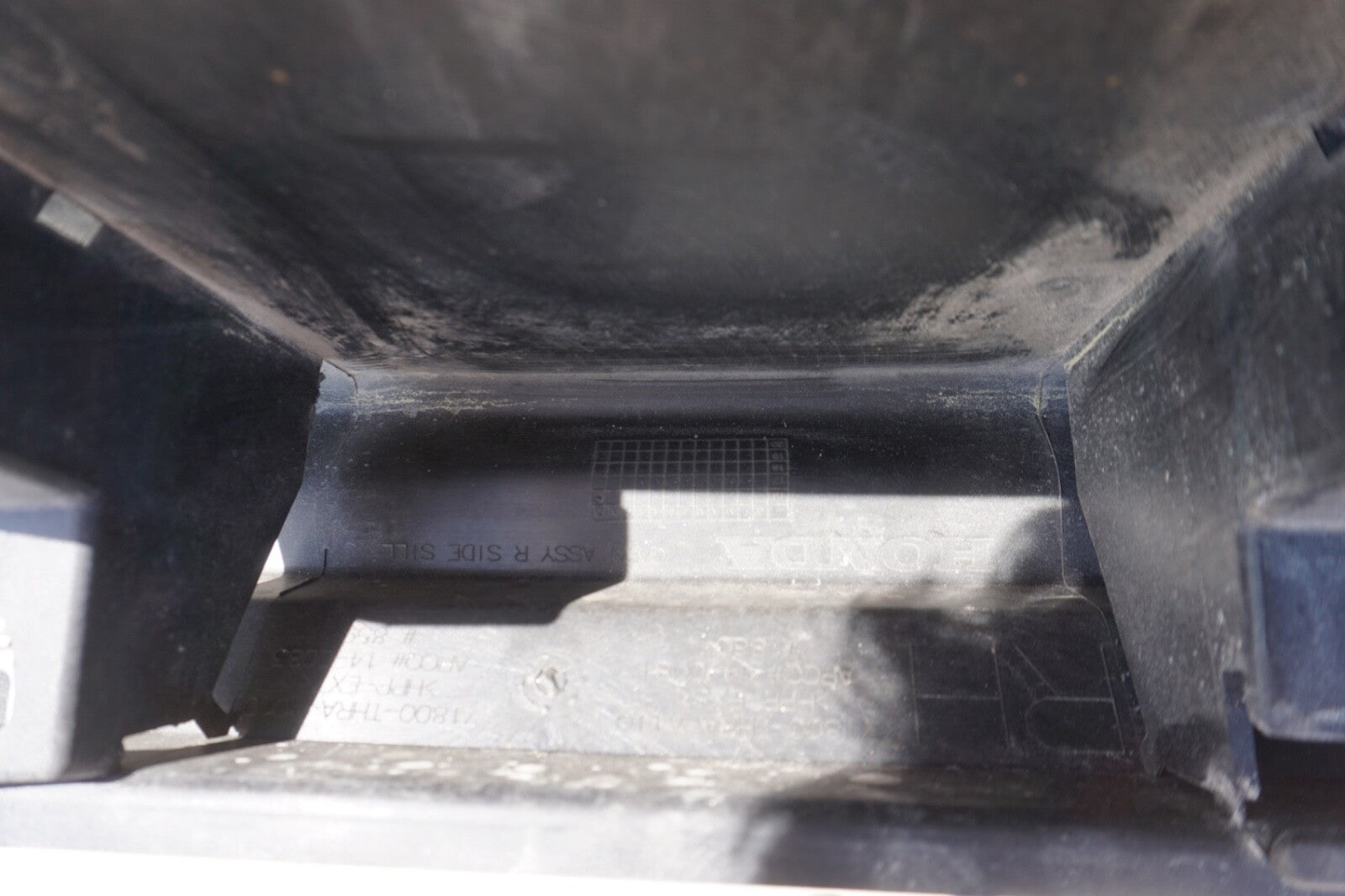 2018-2020 HONDA ODYSSEY RIGHT PASSENGER ROCKER PANEL SKIRT MOLDING 71800-THR-A02