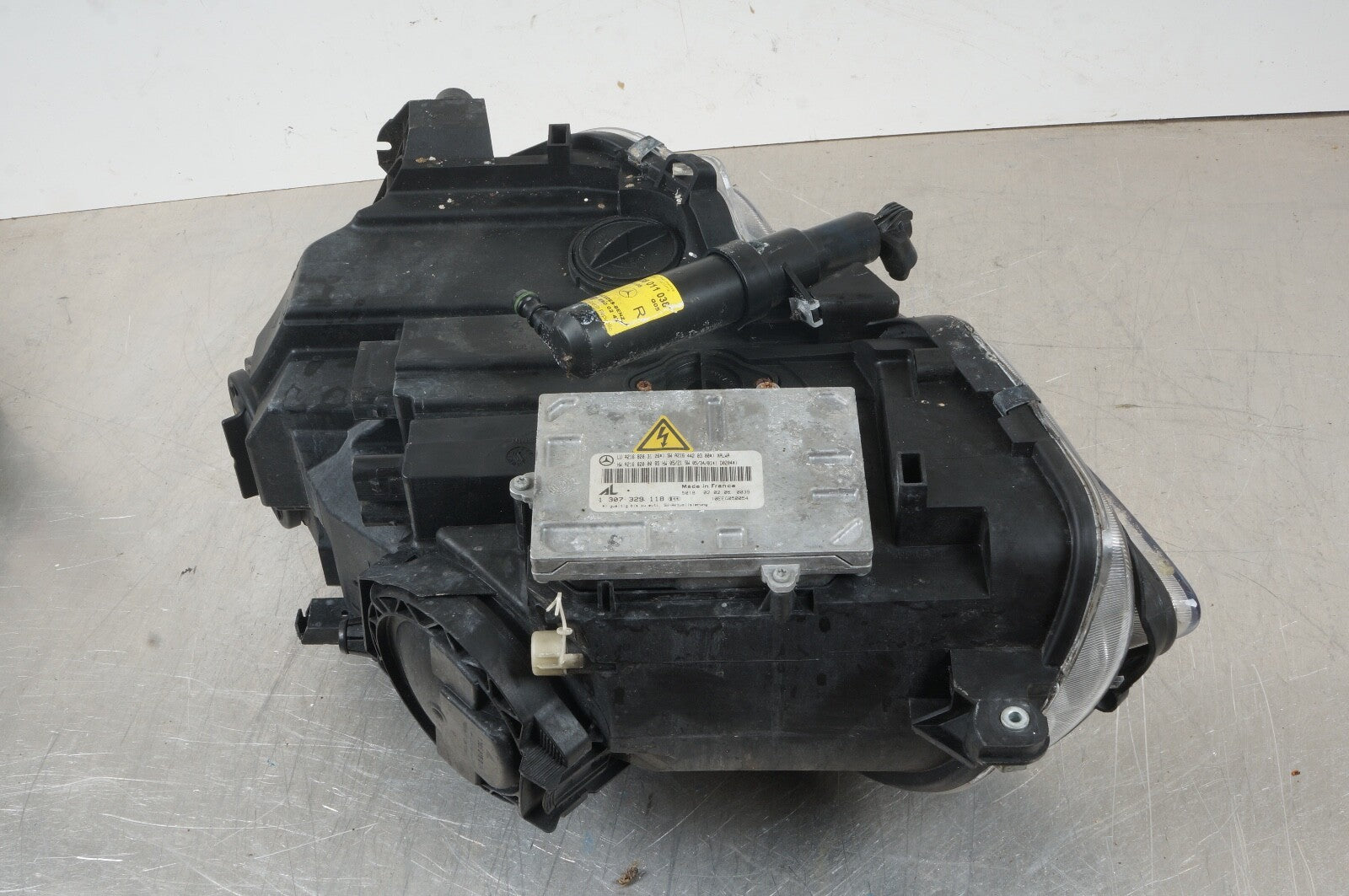 2007 - 2010 Mercedes W216 CL63 CL65 CL550 Right Headlight Lamp Xenon 2168201261
