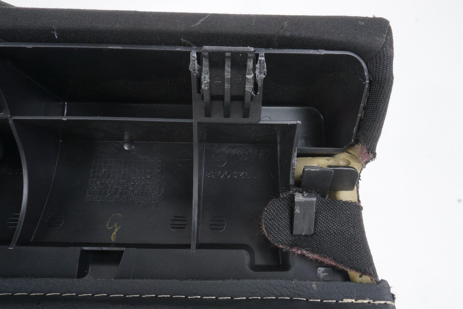 07-09 MERCEDES S550 W221 REAR SEAT CUSHION ARMREST TOP COVER OEM