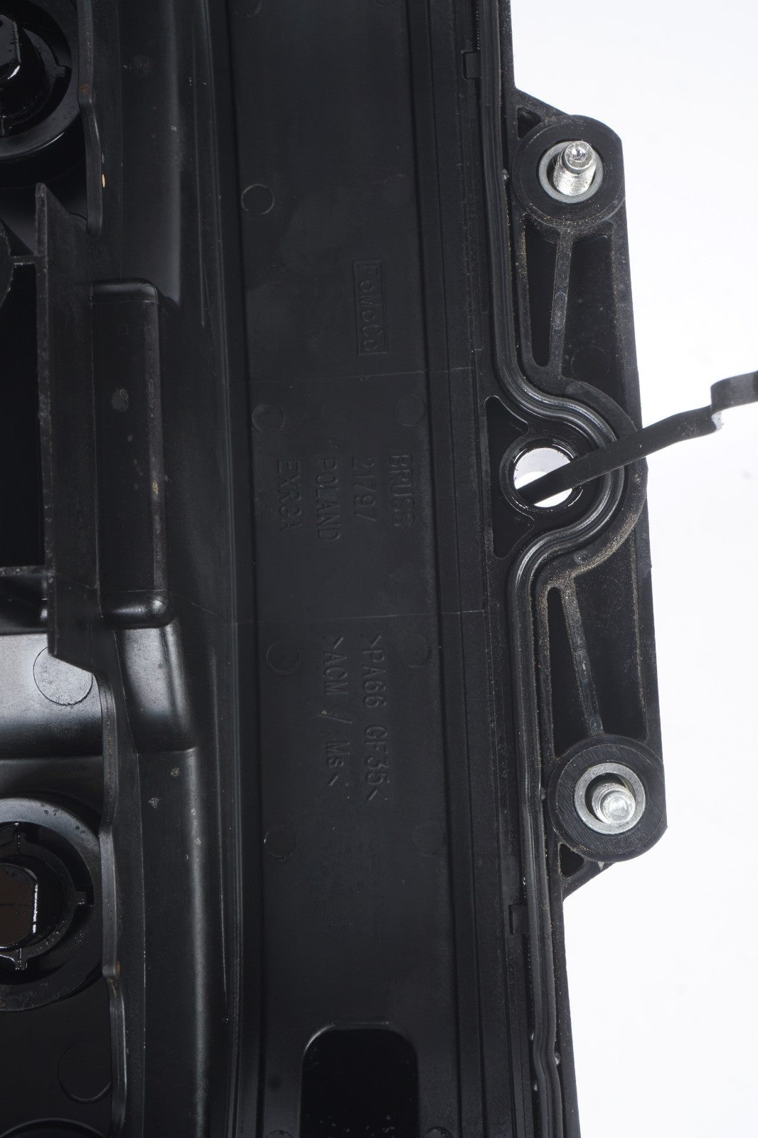 2015 - 2018 FORD FOCUS 1.0L ENGINE VALVE COVER OEM