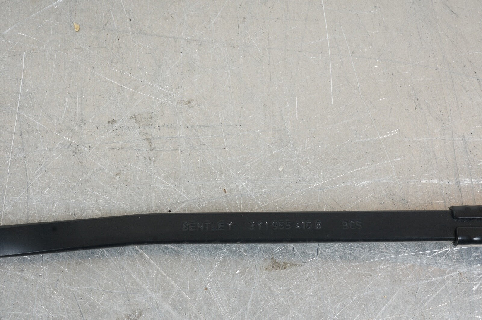 2010 - 2020 Bentley Mulsanne Windshield Wiper Arm 3Y1955410B 3Y1955409