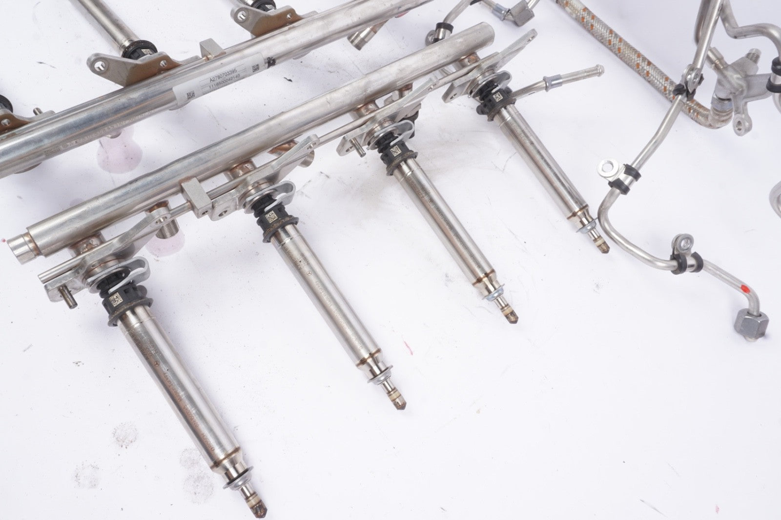 2012 - 2013 Mercedes W221 S550 CL550 Fuel Injection Rail Line w/ Injectors SET