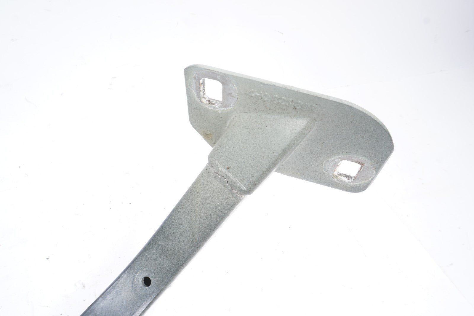 2013 - 2017 Audi A8L A8 Front Right Fender Support Mount Bracket 4H0821396 OEM