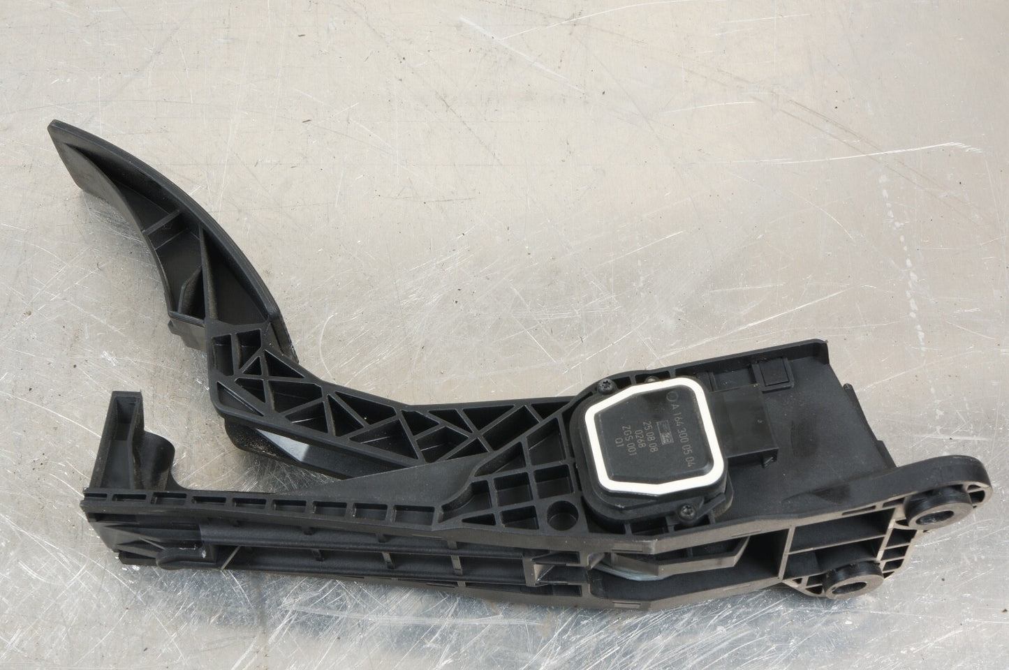 06-13 Mercedes X164 GL550 R350 Gas Throttle Pedal Accelerator 1643000504 OEM