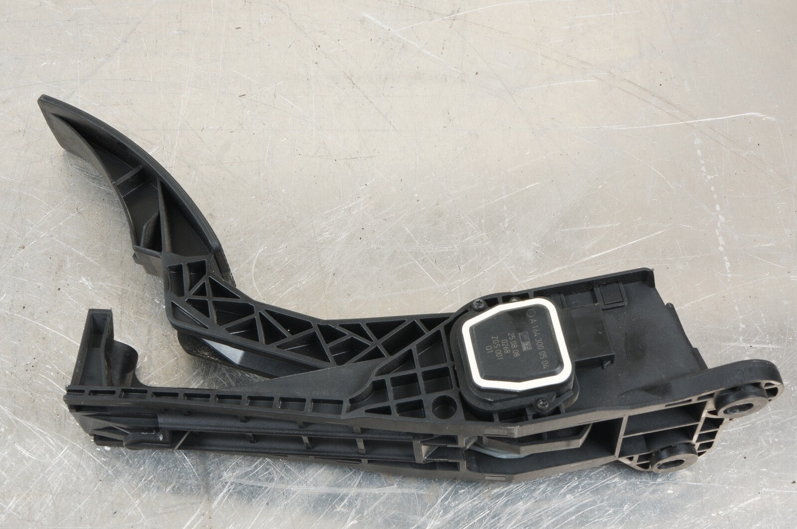 06-13 Mercedes X164 GL550 R350 Gas Throttle Pedal Accelerator 1643000504 OEM